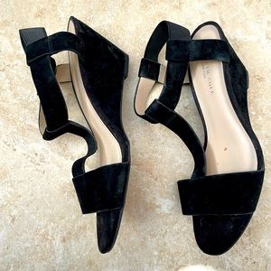 Kenneth Cole black strappy suede wedge sandals